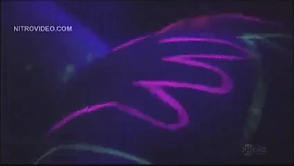 Kylie jigololardan kulüpte çıplak