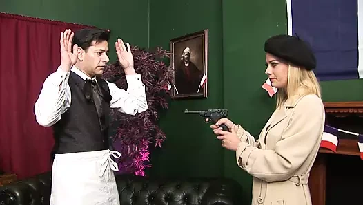 İki yaramaz sarışınlar bir Fransız kafe sahibi damızlık sikmek istiyorum