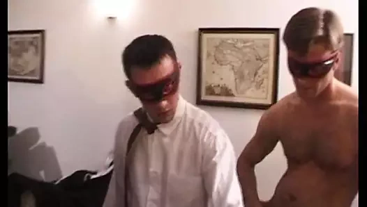 Karısı Martine'i tüm komşularıyla paylaşıyor.