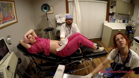 9 aylık hamile hemşire nova maverick, doktor tampa ve hemşire stacy shepard'ın yeni ultrason makinesiyle oynamasına izin verdi