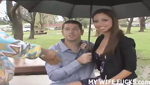 Tamamen yabancılar tarafından sert bir şekilde becerdin alıyorum