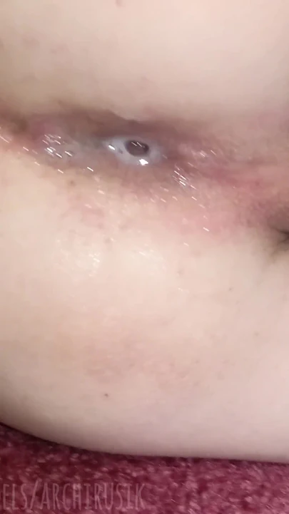 Üvey oğul ateşli seksten çok inliyor ve babasının spermini alıyor!