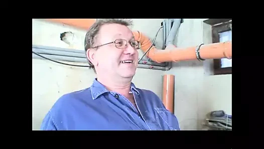 İş yerinde sikişmek heyecan verici!