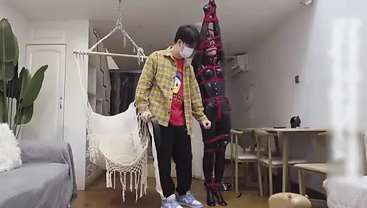 Mz11-lateks takım elbise bağlama ve kırbaçlama