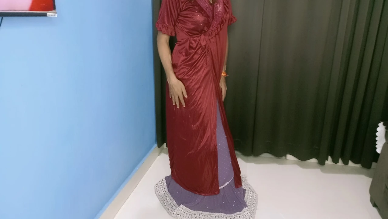 Seksi saten elbisem