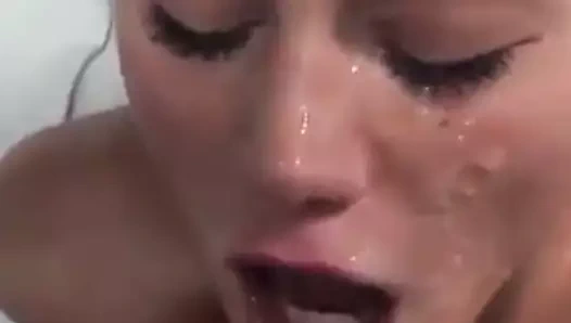 Kız arkadaşımın yüzüne cumming