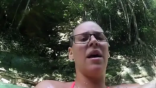 Jamaika'da Alyson Queen