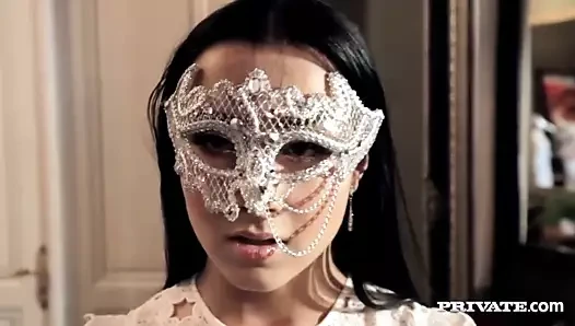 Ana Rose en Partie Privee Masquee et Sodomisee