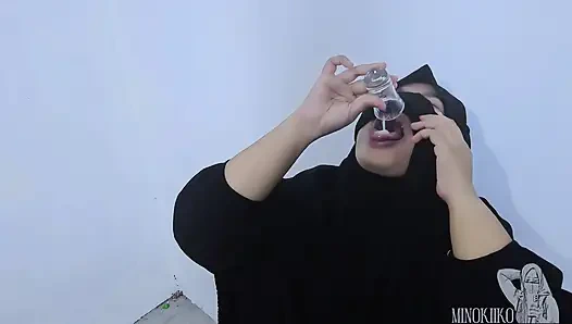 Asyalı kızın büyük götünü göstermek için domalarak sikiş derlemesi - minokiiko