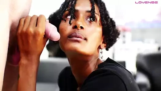 Sıska latin beyaz yarağı emiyor