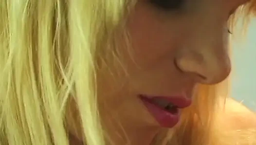 Wilder Sex auf dem Billardtisch