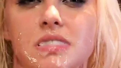 Kirli sarışın alır çift yüz