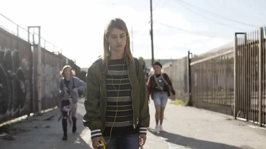 Girlsway – içine kapanık kristen scott amcık yemeyi öğreniyor