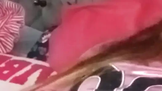 Yumruk sokma oyuncağı ile pembe ıslak görünüm
