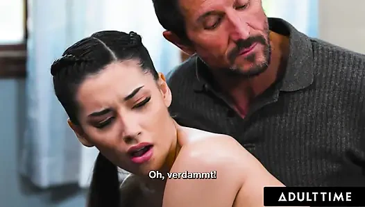 ADULT TIME - Padrasto pervertido espanca e fode enteada Aria Lee por se masturbar! LEGENDAS ALEMÃS