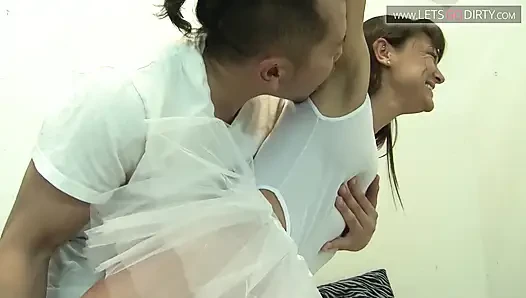 Asyalı yarak amcığımı parçalıyor