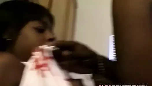 onunla çamaşırhanede tanıştım