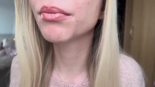 Ağız sesi konuşmuyor asmr