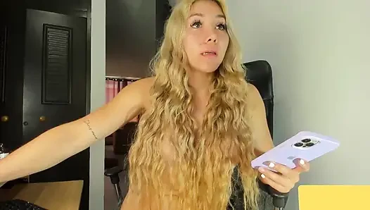 Üvey kızımı web kamerasında yakaladım xxx