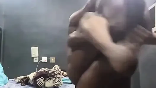 Sert ve zor gece amcığım sikiliyor