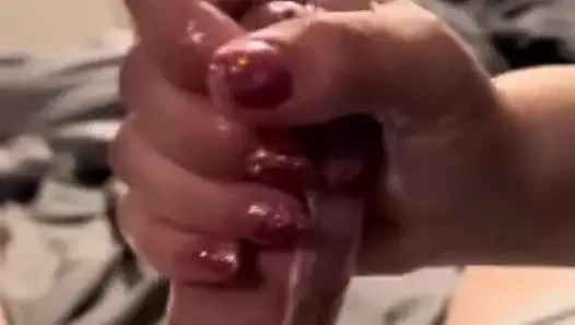 Üvey annem ev işlerimi bitirdikten sonra beni mastürbasyon yapıyor, ücretsiz kullanım