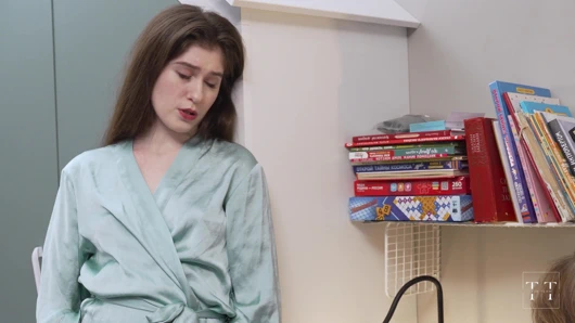 Çok kötü bir kız olmuşsun Bella! Üvey baba Tim seni cezalandıracak