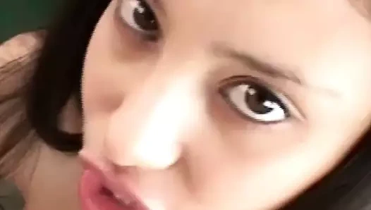 Mükemmel handjob itibaren esmer genç hoşlanır bir derin boşalmak