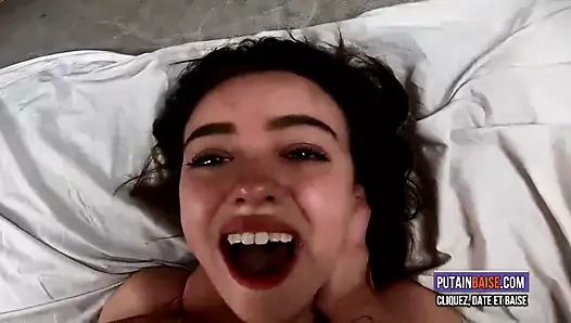 J'AI BAISE MA PETITE AMIE CHATTE SERREE AVEC MON SPERME