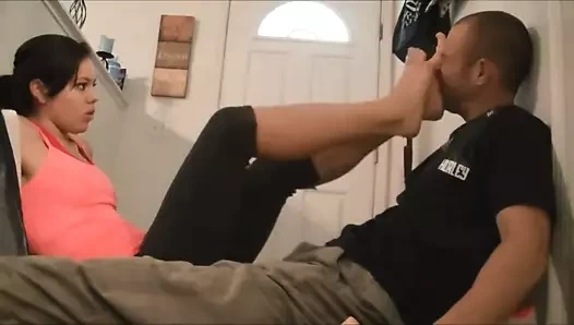 Asya ayak içinde yüz