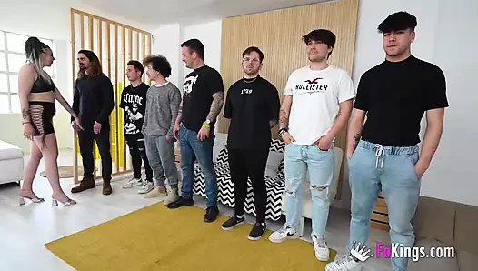 Chloe Funny ve 7 adam sadece onun için! Grup sekse hazır