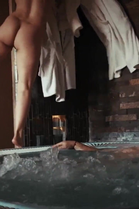 Güzel azgın orta yaşlı seksi kadın jakuzide yabancı tarafından sikiliyor nostaljik aamateur