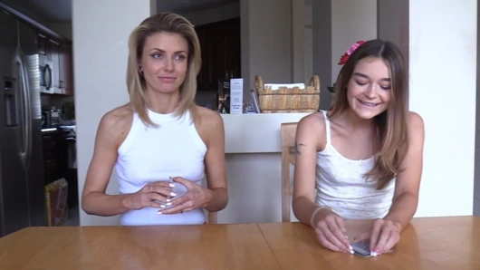 Strip SlapJacks oyun kuralları basit ve ateşli
