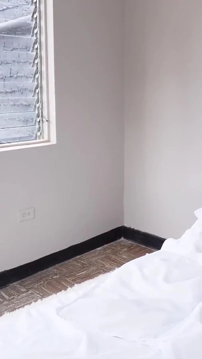 Üvey erkek kardeşim seks oyuncağını siktiğini düşünüyor ama sert yarağının her santimini alan benim sıkı amcığım! | Klip 1