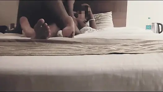 Meri Biwi Ko Dost Ne Hotel Le Jake Pel Diya