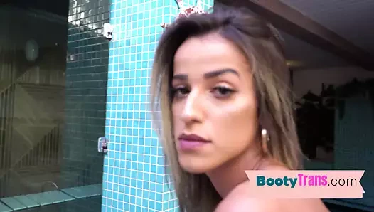 Bootylicious latina tgirl emme önce barebacking içinde duo