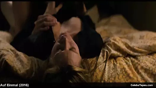 Julia jentsch &amp; luise heyer çıplak ve sıcak seks sahneleri