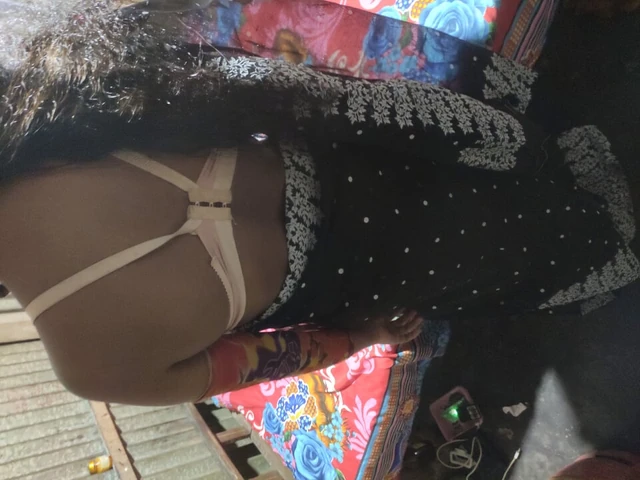 Ateşli Bangladeşli çift ev yapımı seks telefonda kaydedildi