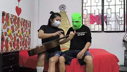 Müzik partnerimi evinde anal seks yapmaya ikna ettim! Gerçek ev yapımı seks!