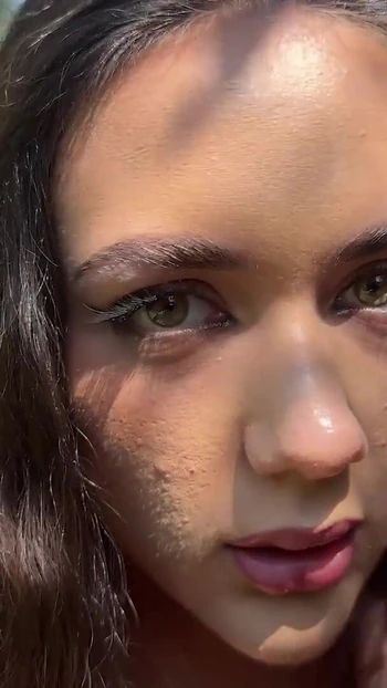 Эмоциональный момент из "HUNT4K. Склонил горячую тинку в купальнике на дикий секс в парке"