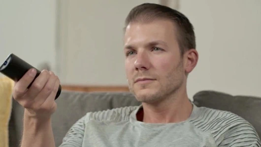 Üvey kardeşin elbisesi sıkışmış