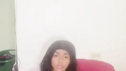 Dominikli kız zengin mastürbasyon yapıyor