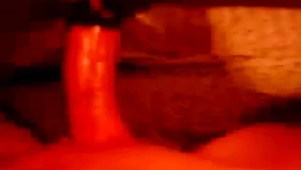 Bosnalı bir kadın bosnalı bir adama biniyor, ona boşalıyor