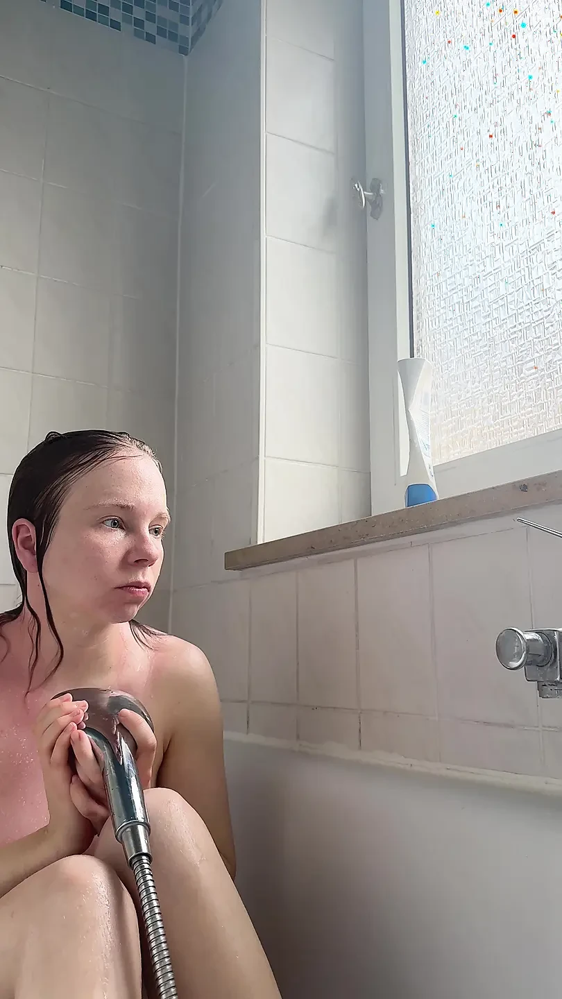 Lange skamlæber og hårde brystvorter