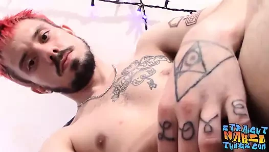 Tattooed redhead straightie Chad Turner cums and jerks off