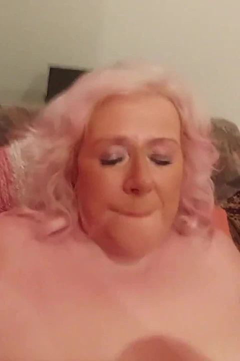 İri güzel Alman nine dölleniyor!