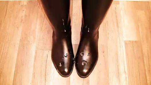 Benim lastik sürme çizmeler kremleniyor