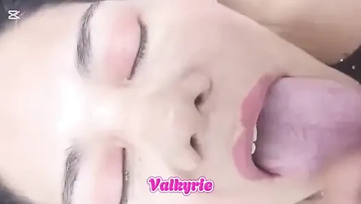 Güzel yüz emiyor zengin