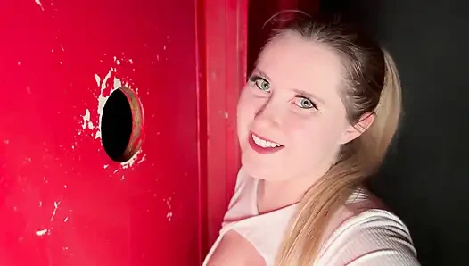 Duvar deliği fantezileri: Emma Shay