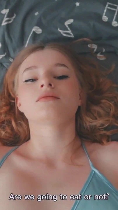 "Bir sürtük için aranıyor ama üvey kız kardeşi geldi" den büyüleyici an