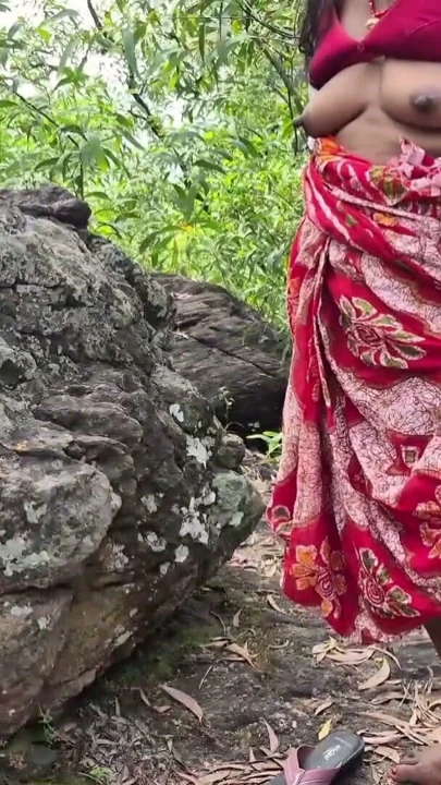 Sona bhabhi outdoor fucking with  her brother-in-law, Sali jamaibabu chudachudi bengali audio | Clip 3